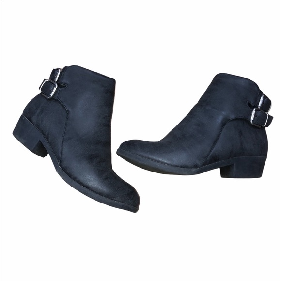 Twisted size 8 Alexia black buckle ankle booties - Picture 1 of 10